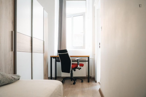 Welcoming 2-bedroom flat in the Palace District