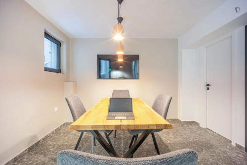 Sunny 1-bedroom apartment in Kypseli