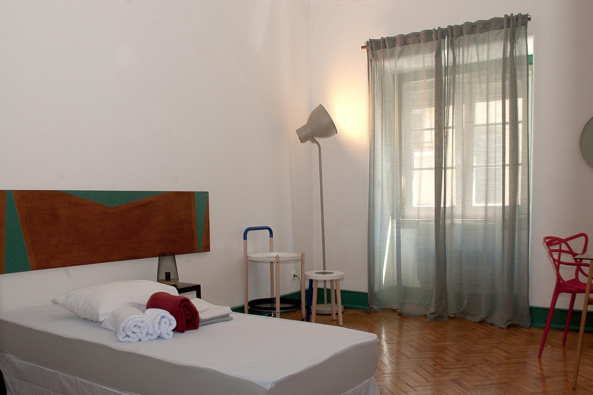 Private Room - Alameda Dom Afonso Henriques, Lisbon - Gallery - 1