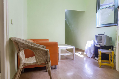 Single bedroom in the south of Malasaña