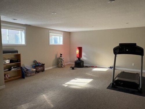 Cozy Private Basement in Kanata