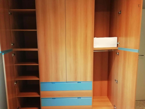 Room in Via Marco Decumio, Roma for 85 m² with 3 bedrooms