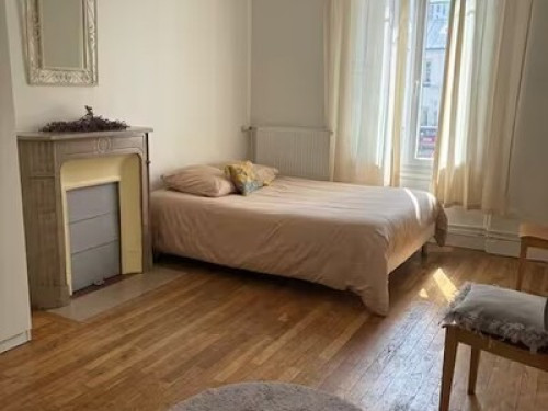 Room near Zenith/metro