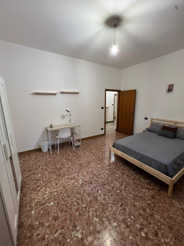 Spacious double bedroom in Castelmaggiore, well connected to the city center - Gallery - 23