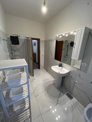 Spacious double bedroom in Castelmaggiore, well connected to the city center