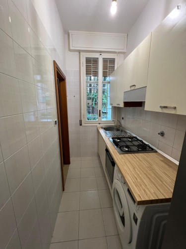 Spacious double bedroom in Castelmaggiore, well connected to the city center