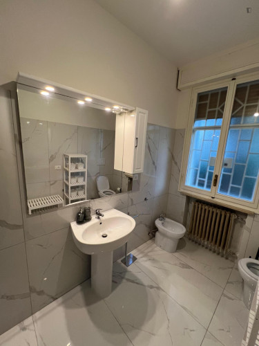Spacious double bedroom in Castelmaggiore, well connected to the city center - Gallery - 13