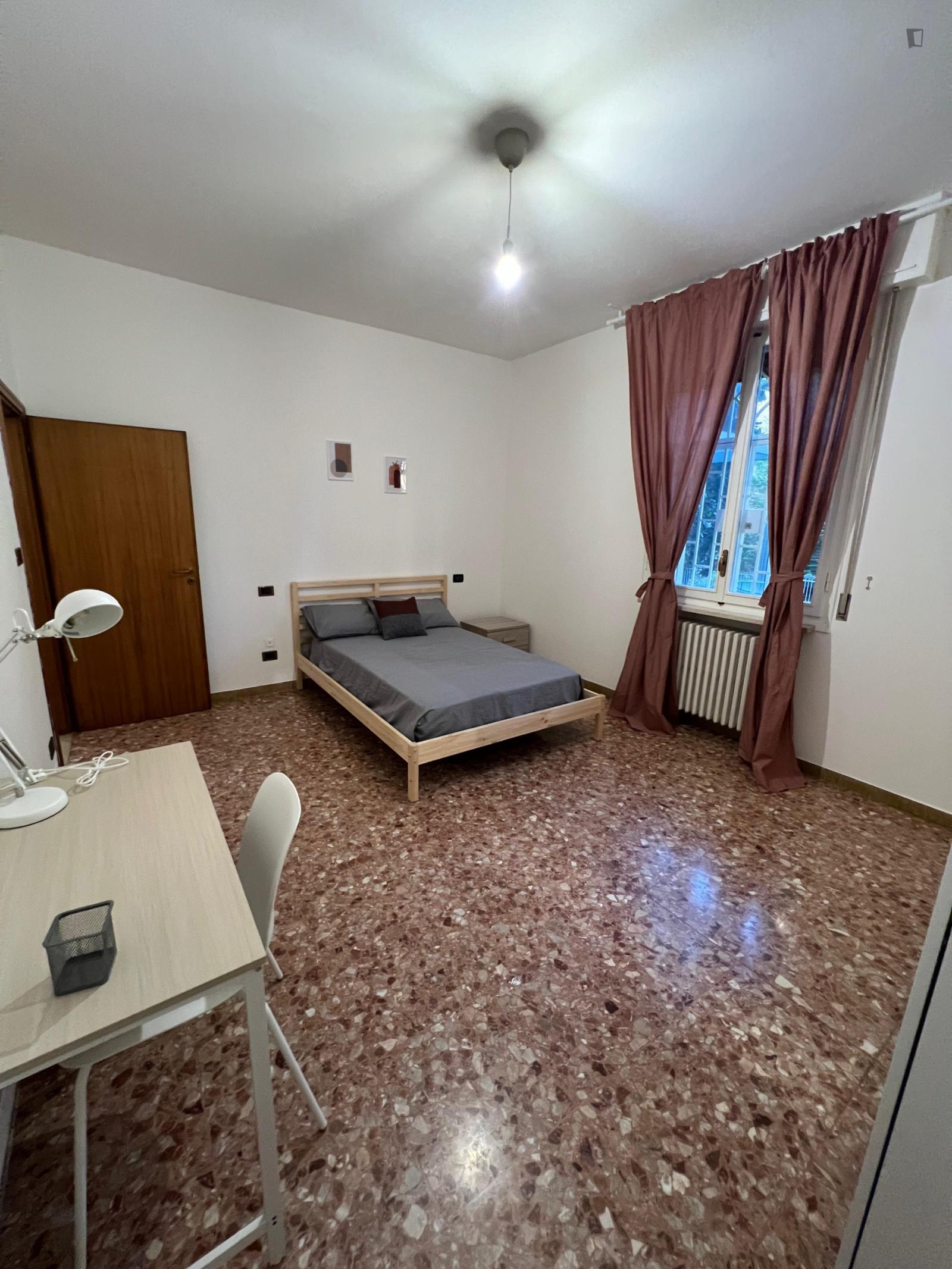  Spacious Double Bedroom In Castelmaggiore, Well Connected To The City Center  -  Spacious double bedroom in Castelmaggiore, well connected to the city center  - Gallery -  1