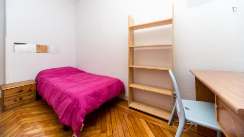 Twin bedroom in Malasaña