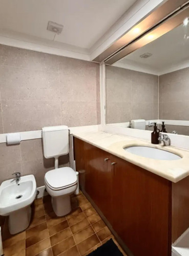 Comfy double bedroom in a 7-bedroom flat - Gallery - 12