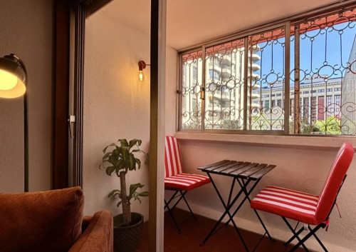 Comfy double bedroom in a 7-bedroom flat - Gallery - 8