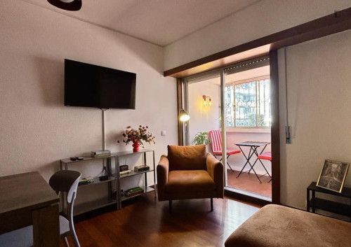 Comfy double bedroom in a 7-bedroom flat - Gallery - 7