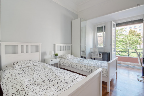 Twin ensuite bedroom close to Instituto Superior Técnico