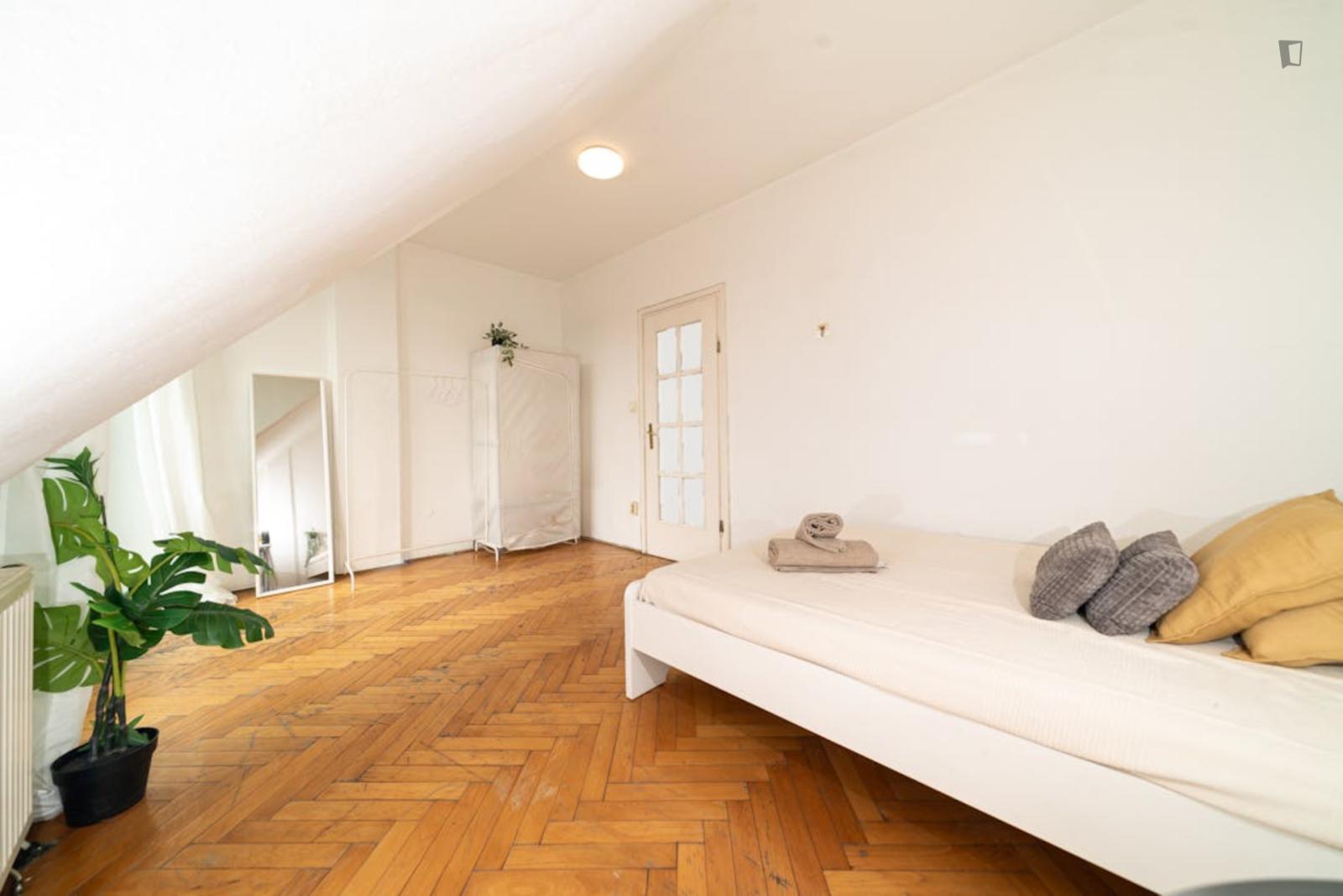 Cosy Double Bedroom Near Semmelweis Klinikák Metro - Cosy double bedroom near Semmelweis Klinikák metro - Gallery - 1