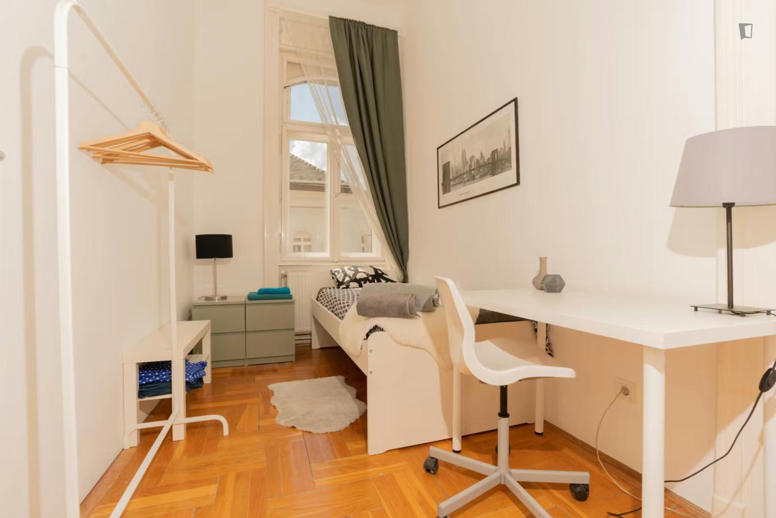 Single Bedroom In A Student Flat, Next To The Budapest-Nyugati Train Station - Single bedroom in a student flat, next to the Budapest-Nyugati train station - Gallery - 1