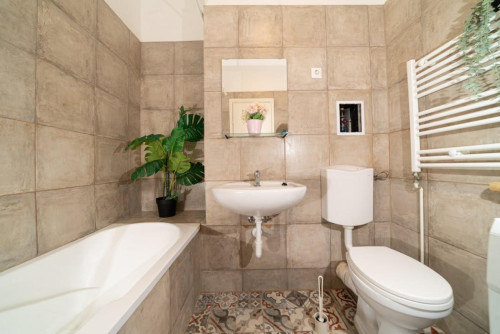 Welcoming double bedroom near Semmelweis Klinikák metro  - Gallery -  5