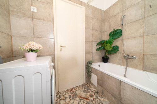 Welcoming double bedroom near Semmelweis Klinikák metro