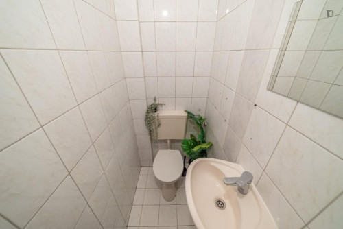 Welcoming double bedroom near Semmelweis Klinikák metro