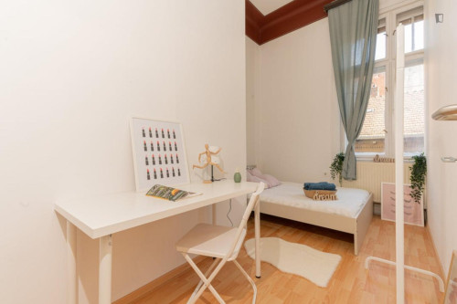 Inviting double bedroom near Airport Service Budapest Zrt.