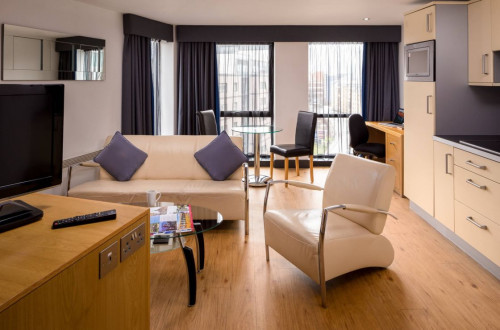 Leeds City West - Gallery - 10