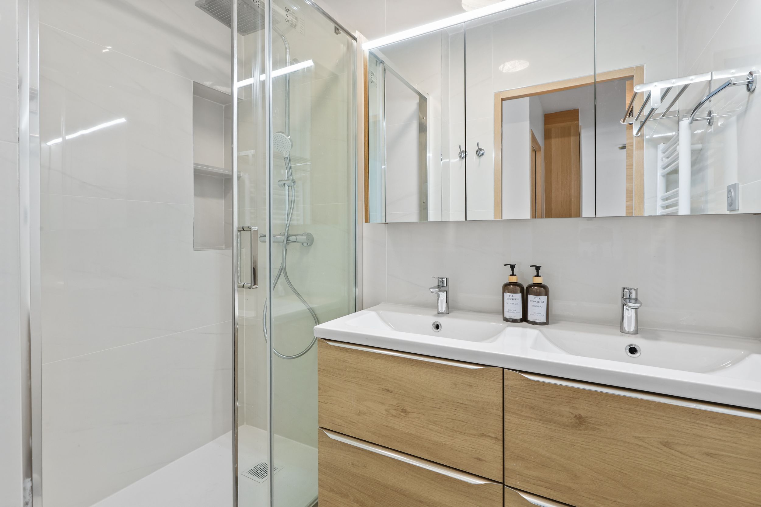  Suite Guersant: Luxury Parisian Apartment  -  Suite Guersant: Luxury Parisian Apartment  - Gallery -  4