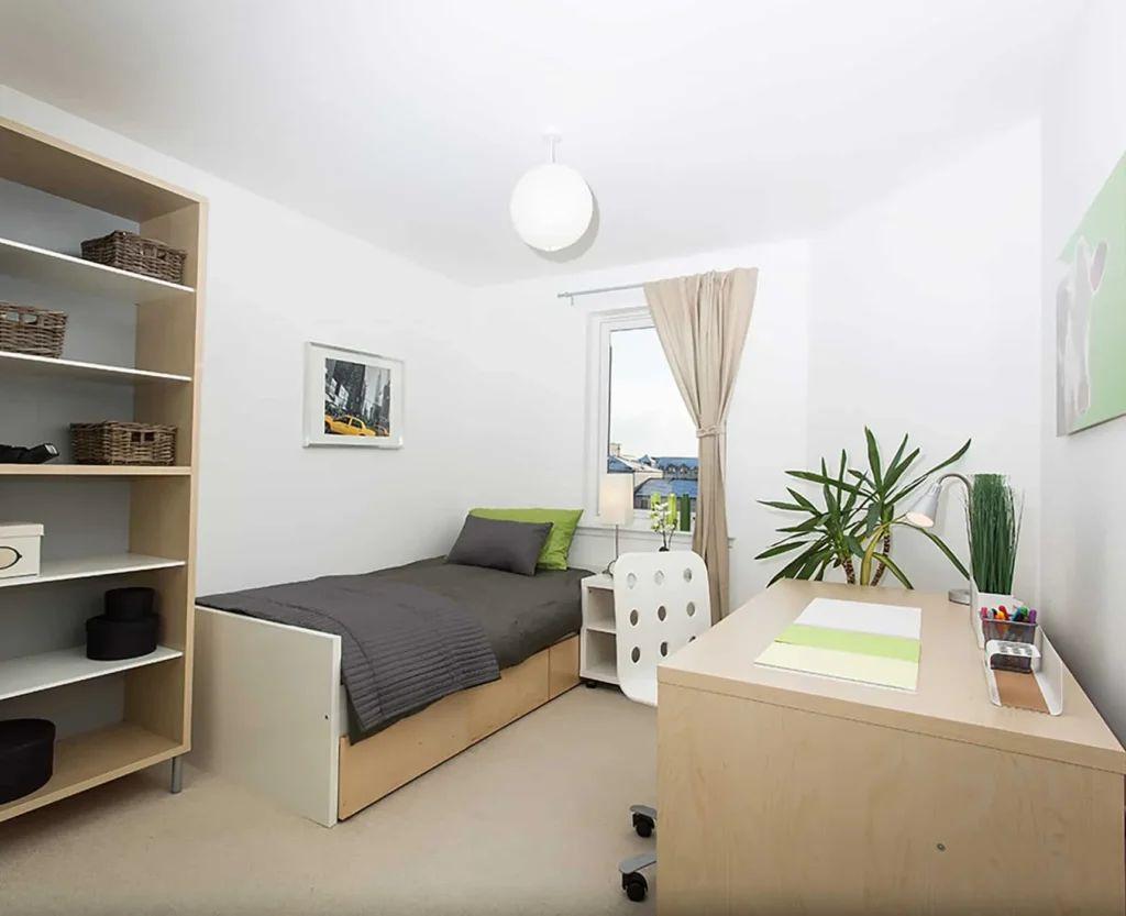 2 Bed With Study - 32