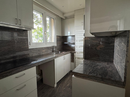 Exceptional duplex with terrace and Eiffel Tower view