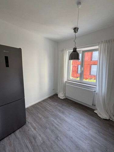 Modern Living with an Artistic Touch – Newly Renovated Apartment in Flingern
