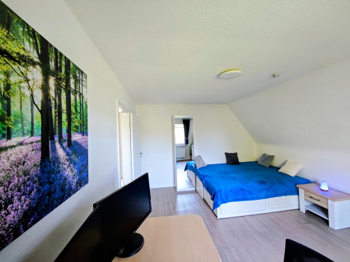 Your New Happy Place: Charming Home with Balcony Lounge & Private Workspace - Gallery - 26