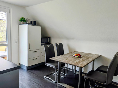Your New Happy Place: Charming Home with Balcony Lounge & Private Workspace - Gallery - 20