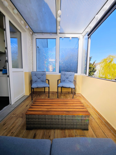Your New Happy Place: Charming Home with Balcony Lounge & Private Workspace - Gallery - 12