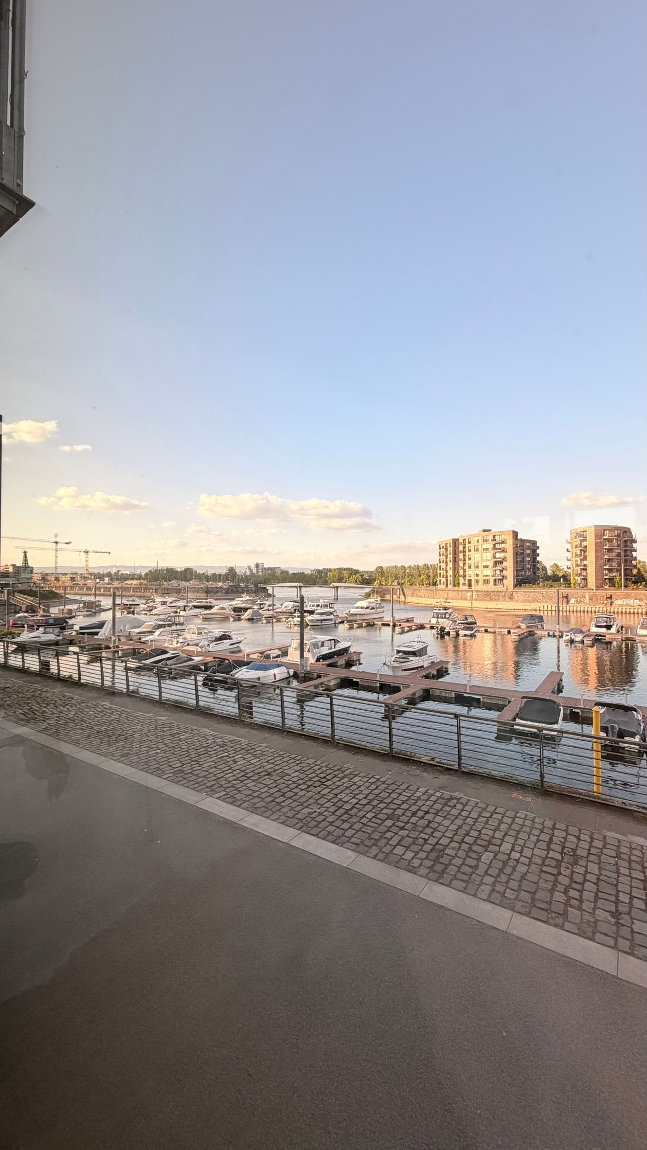  Bright & New Home In The Port Of Mainz  -  Bright & new home in the Port of Mainz  - Gallery -  11