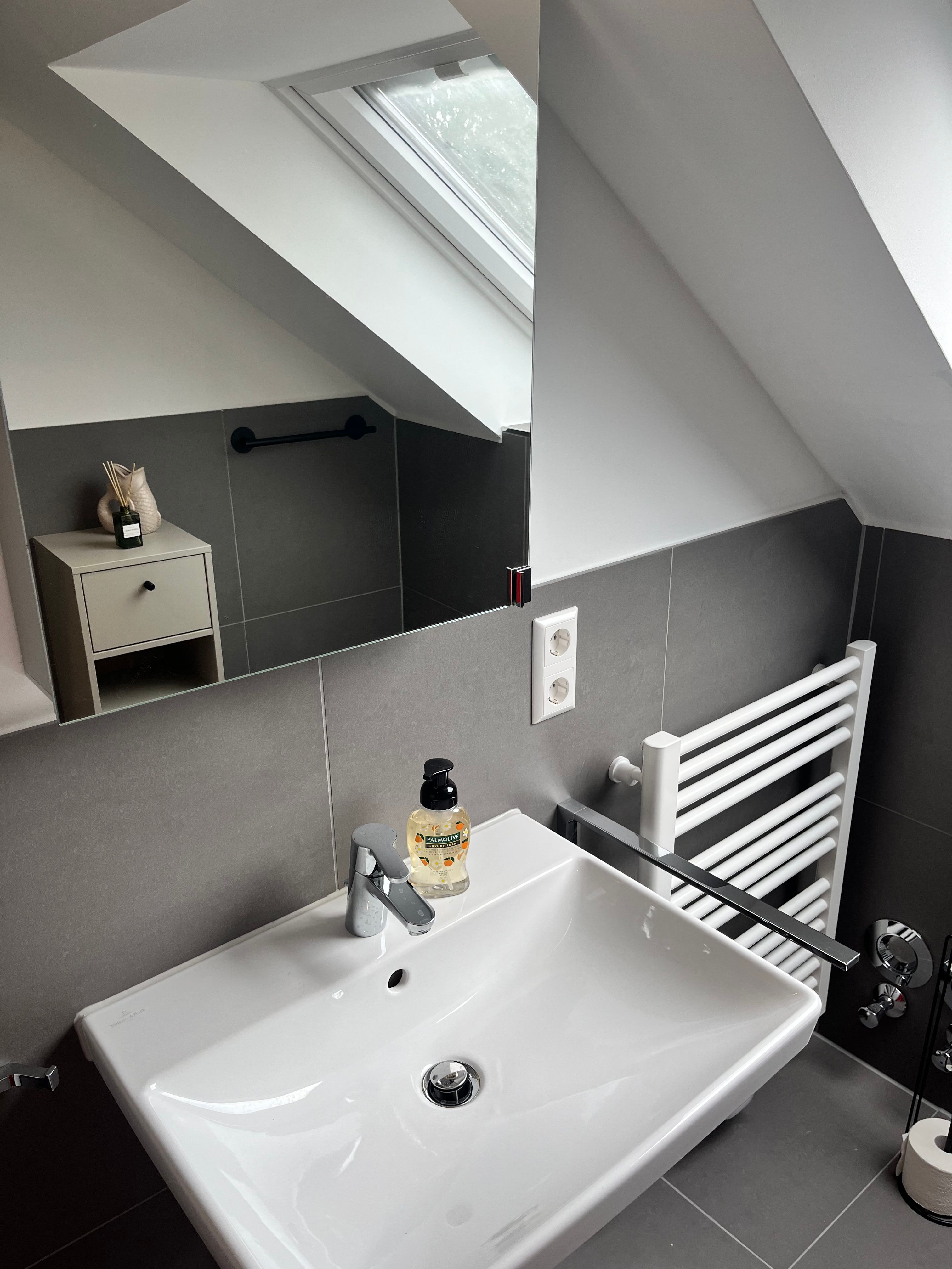  Stilvolle Dachgeschoss Wohnung  -  Stilvolle Dachgeschoss Wohnung  - Gallery -  21