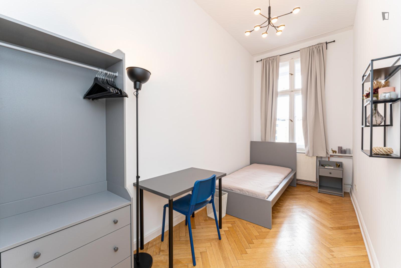  Cool Single Bedroom Close To U Kurfürstendamm Metro Station  -  Cool single bedroom close to U Kurfürstendamm metro station  - Gallery -  1