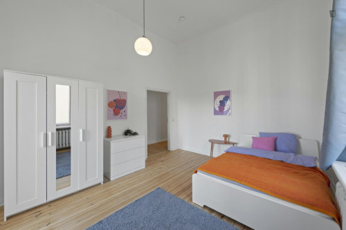 Double bedroom with a balcony, in the Schöneberg district  - Gallery -  2