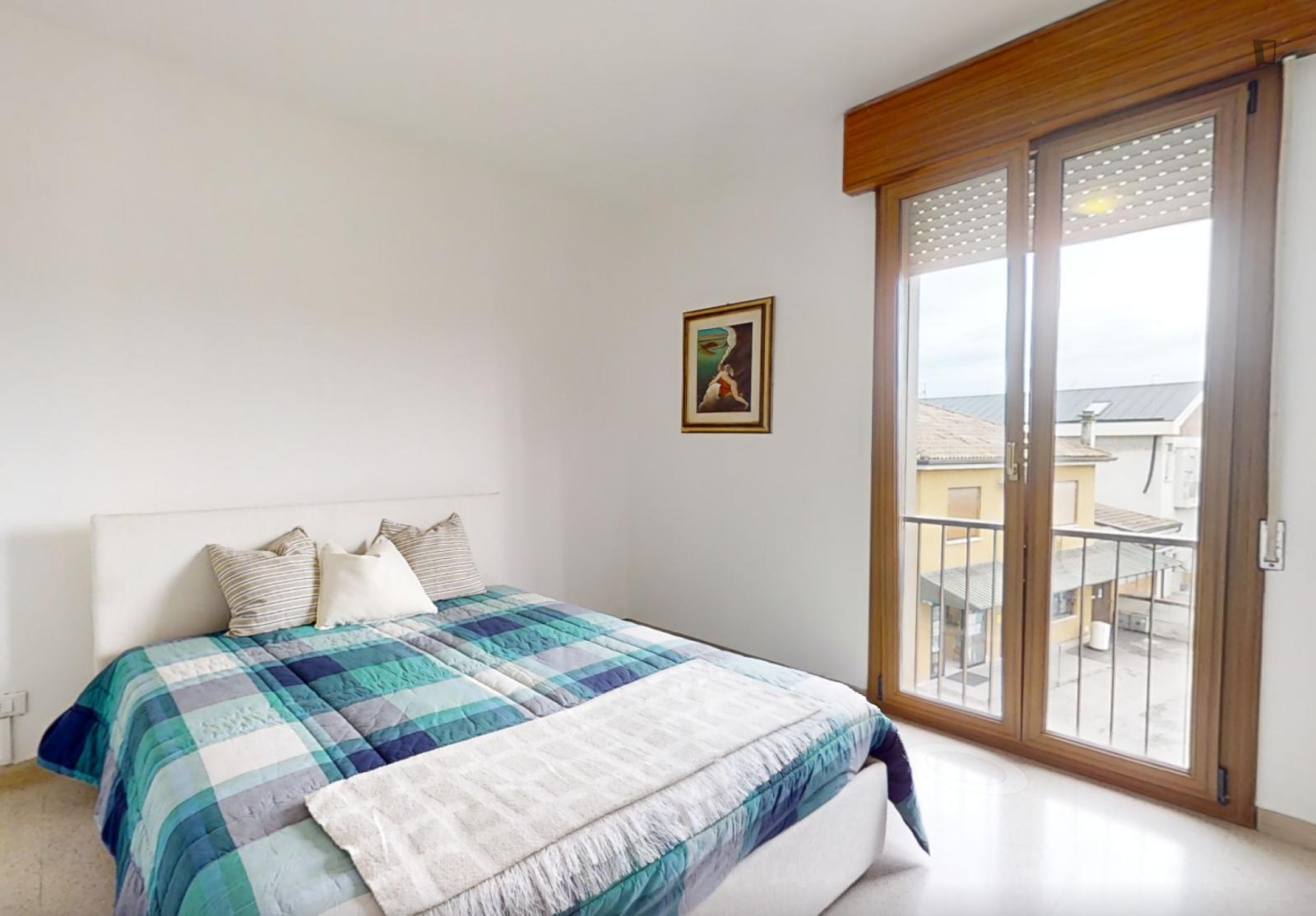  Bright Double Bedroom In Selvana  -  Bright double bedroom in Selvana  - Gallery -  1