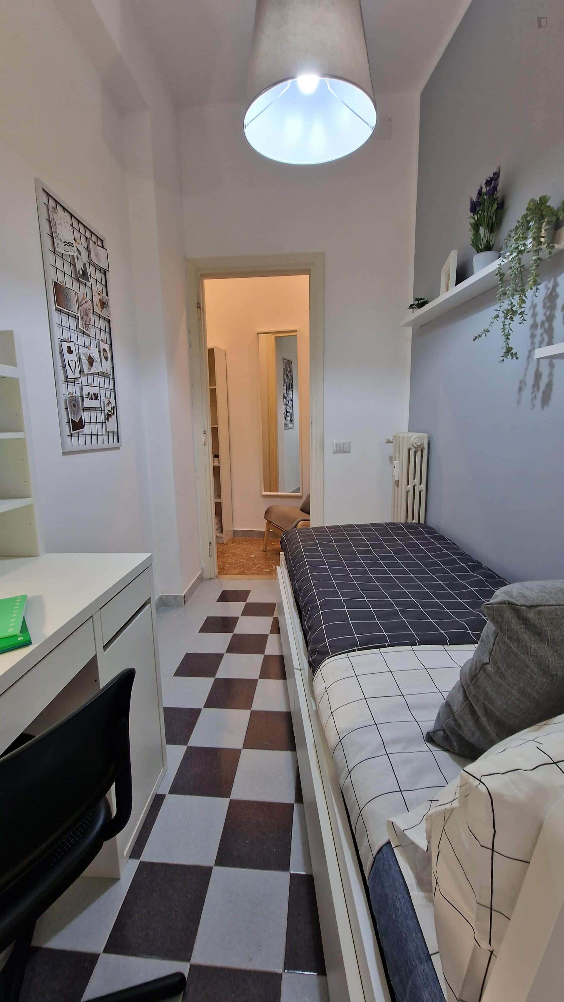  Room In Piazza Cardinal Ferrari, Roma For 103 M² With 4 Bedrooms  -  Room in Piazza Cardinal Ferrari, Roma for 103 m² with 4 bedrooms  - Gallery -  1