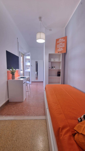 Room in Lungotevere di Pietra Papa, Roma with 6 bedrooms