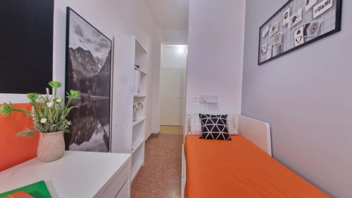 Room in Lungotevere di Pietra Papa, Roma with 6 bedrooms