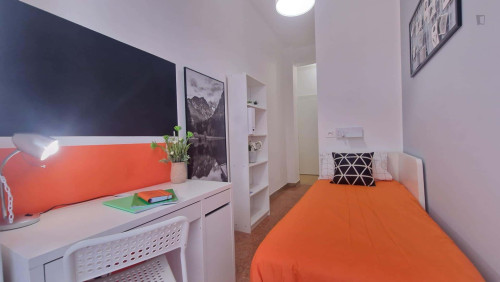 Room in Lungotevere di Pietra Papa, Roma with 6 bedrooms