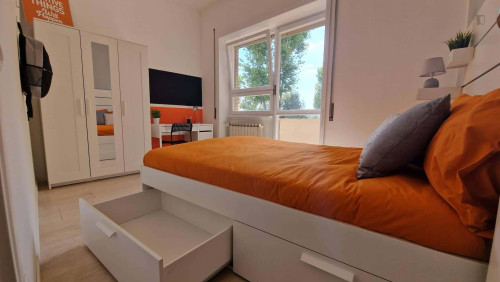 Room in Lungotevere di Pietra Papa, Roma for 156 m² with 6 bedrooms