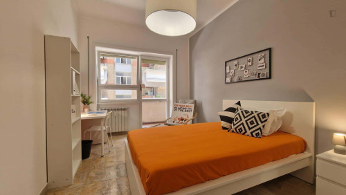 Room in Lungotevere di Pietra Papa, Roma with 6 bedrooms