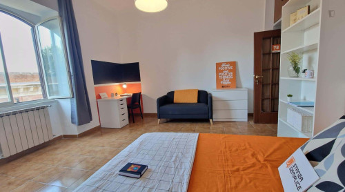 Room in Via Aleardo Aleardi, Roma with 3 bedrooms