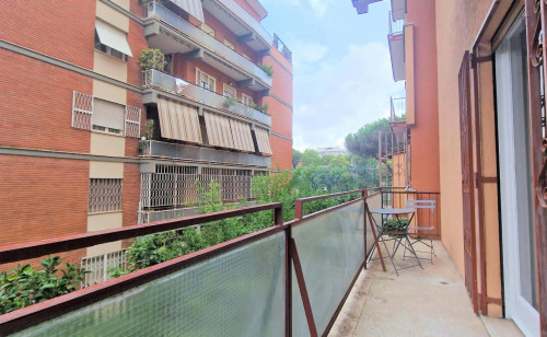 Room in Via Attilio Ambrosini, Roma for 130 m² with 5 bedrooms