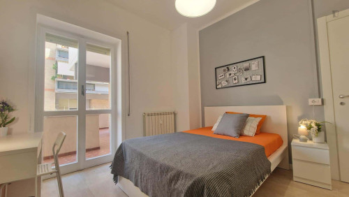 Room in Lungotevere di Pietra Papa, Roma for 156 m² with 6 bedrooms