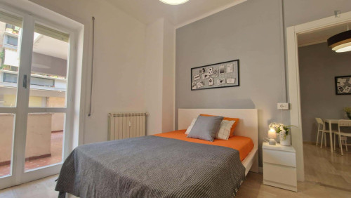 Room in Lungotevere di Pietra Papa, Roma for 156 m² with 6 bedrooms