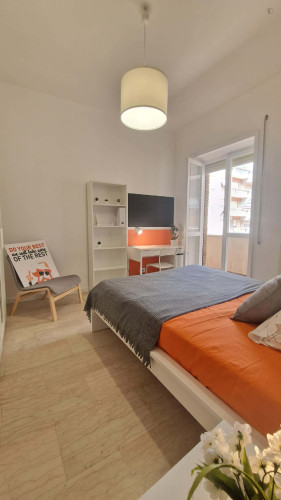 Room in Lungotevere di Pietra Papa, Roma for 156 m² with 6 bedrooms