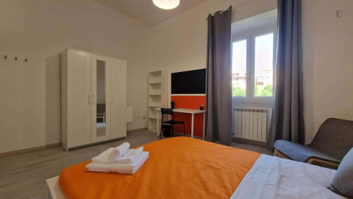 Room in Via Ostiense, Roma for 102 m² with 4 bedrooms