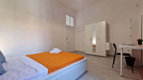 Room in Via Ostiense, Roma for 102 m² with 4 bedrooms