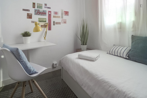 RH9-R1A Attractive single bedroom near Diagonal metro station